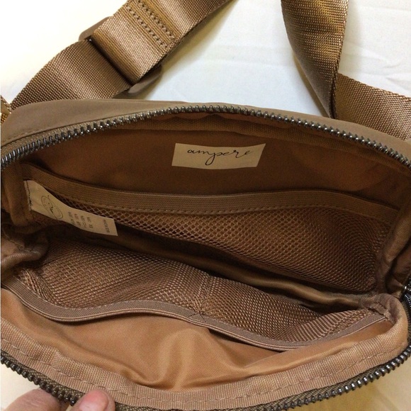 Tan Crossbody Bag with Adjustable Strap and Durable Fabric - Picture 4 of 9